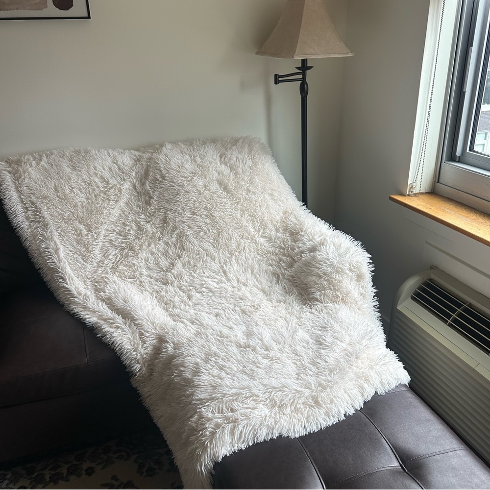White/Ivory Faux Fur Fuzzy Throw Blanket